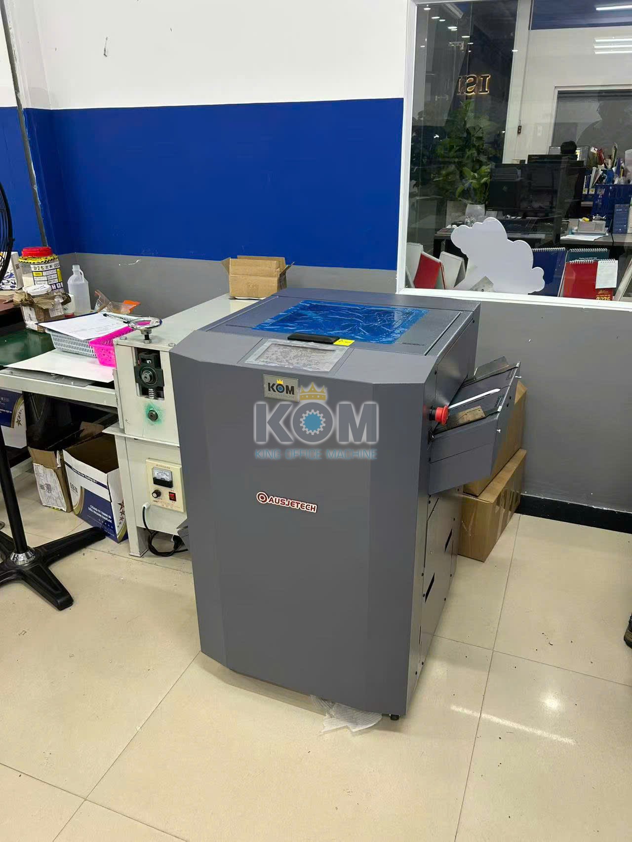 kom ban may gap ghim vo hoc sinh