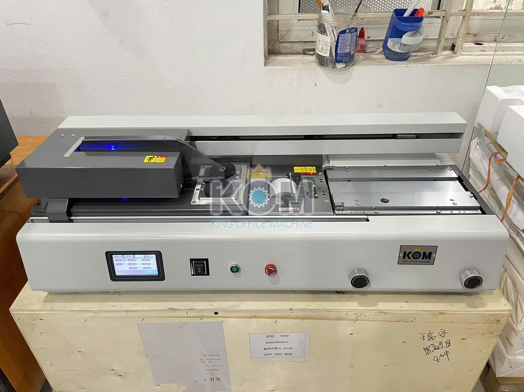 KOM giao máy đóng sách keo nhiệt mini B40F 7 Máy đóng sách a4 giá rẻ