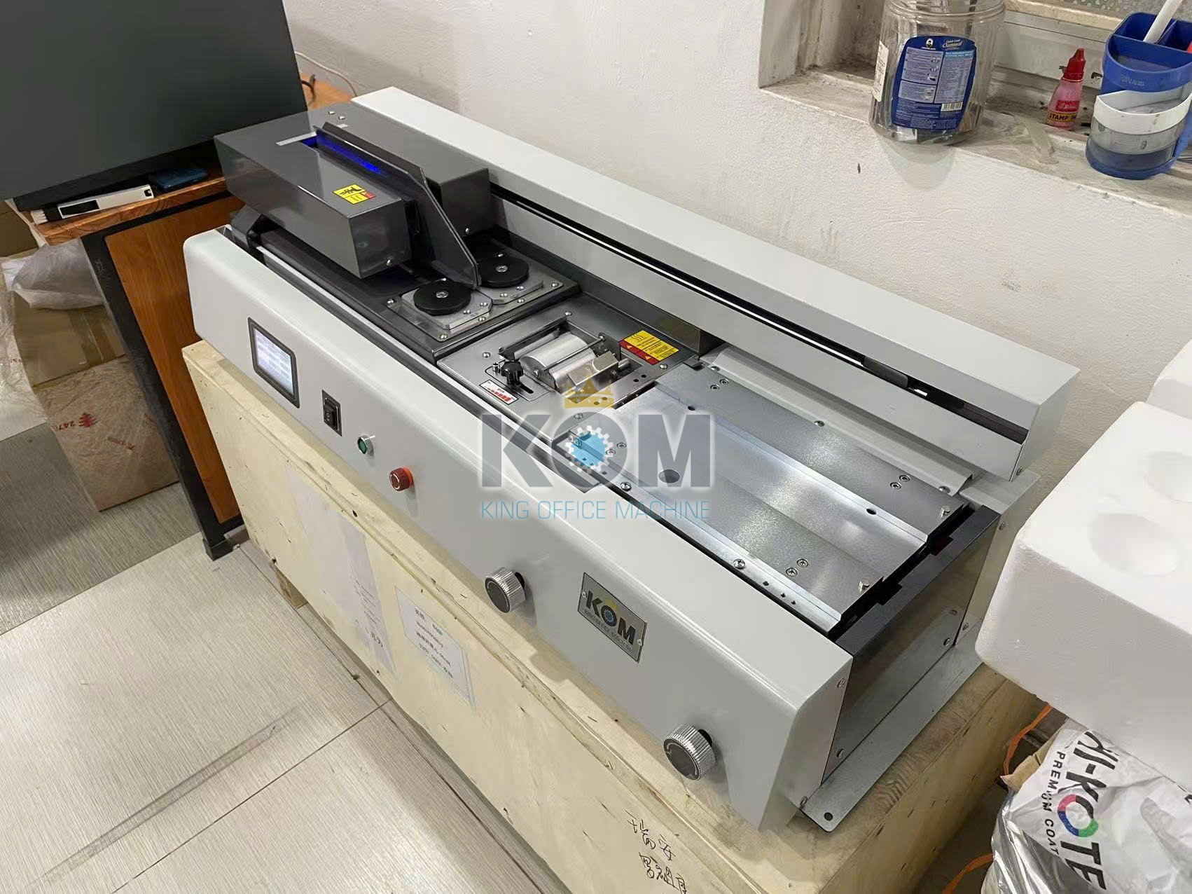 KOM giao máy đóng sách keo nhiệt mini B40F 6 Kom bán máy đóng sách bán tự động a4 giá rẻ