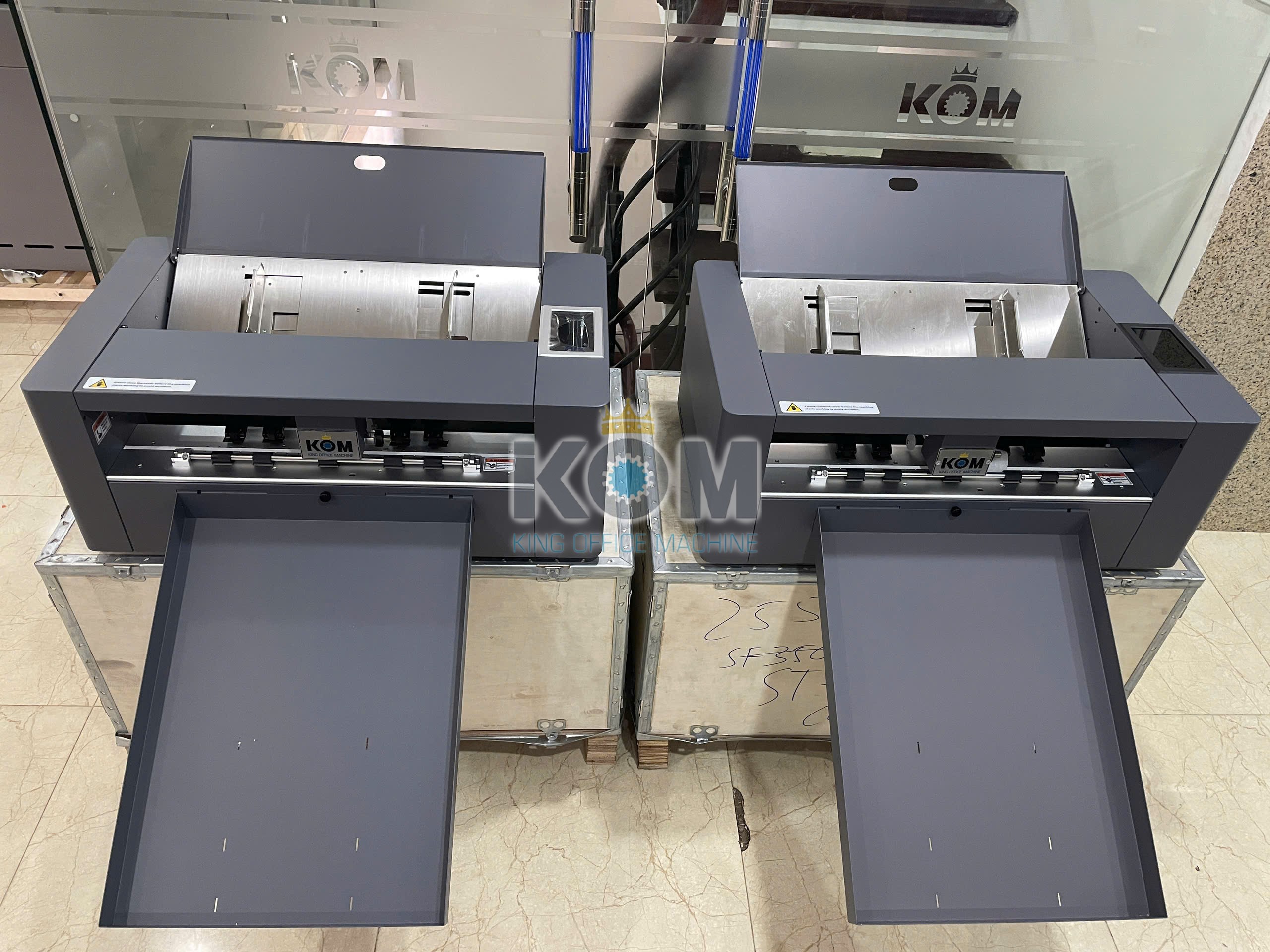 KOM bán máy bế decal tự động ST-350 giá tốt!