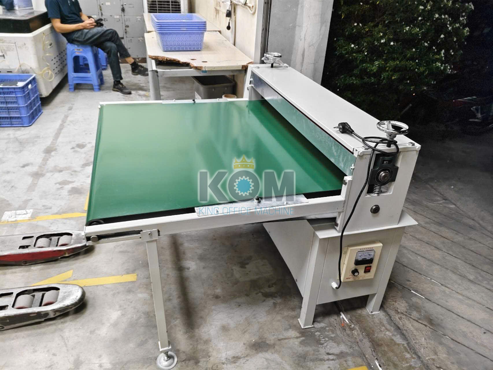KOM bán máy ép bìa cứng sách khổ 1m giá cạnh tranh