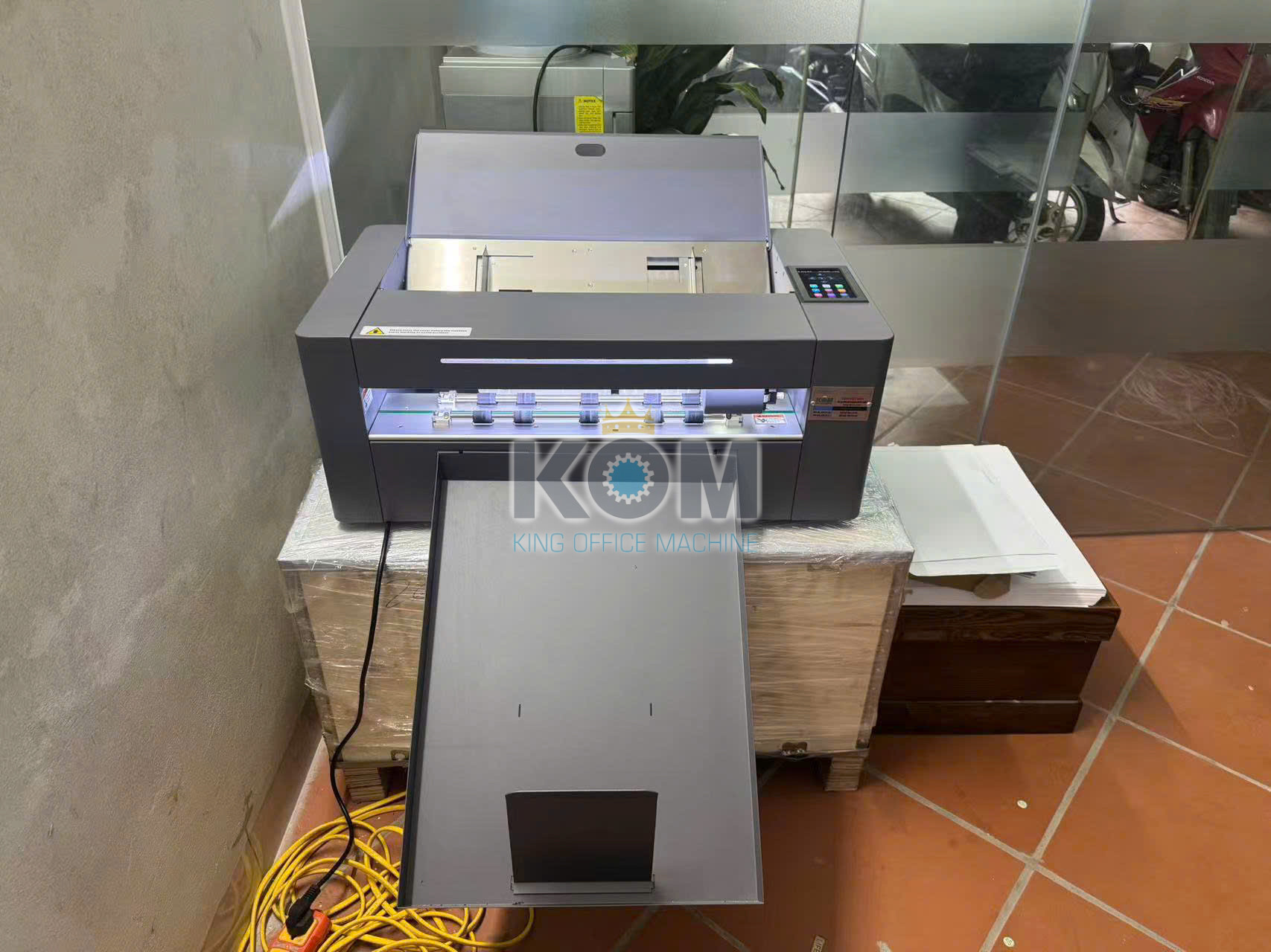 Máy bế decal tự động 3 May be decan tu dong ST350