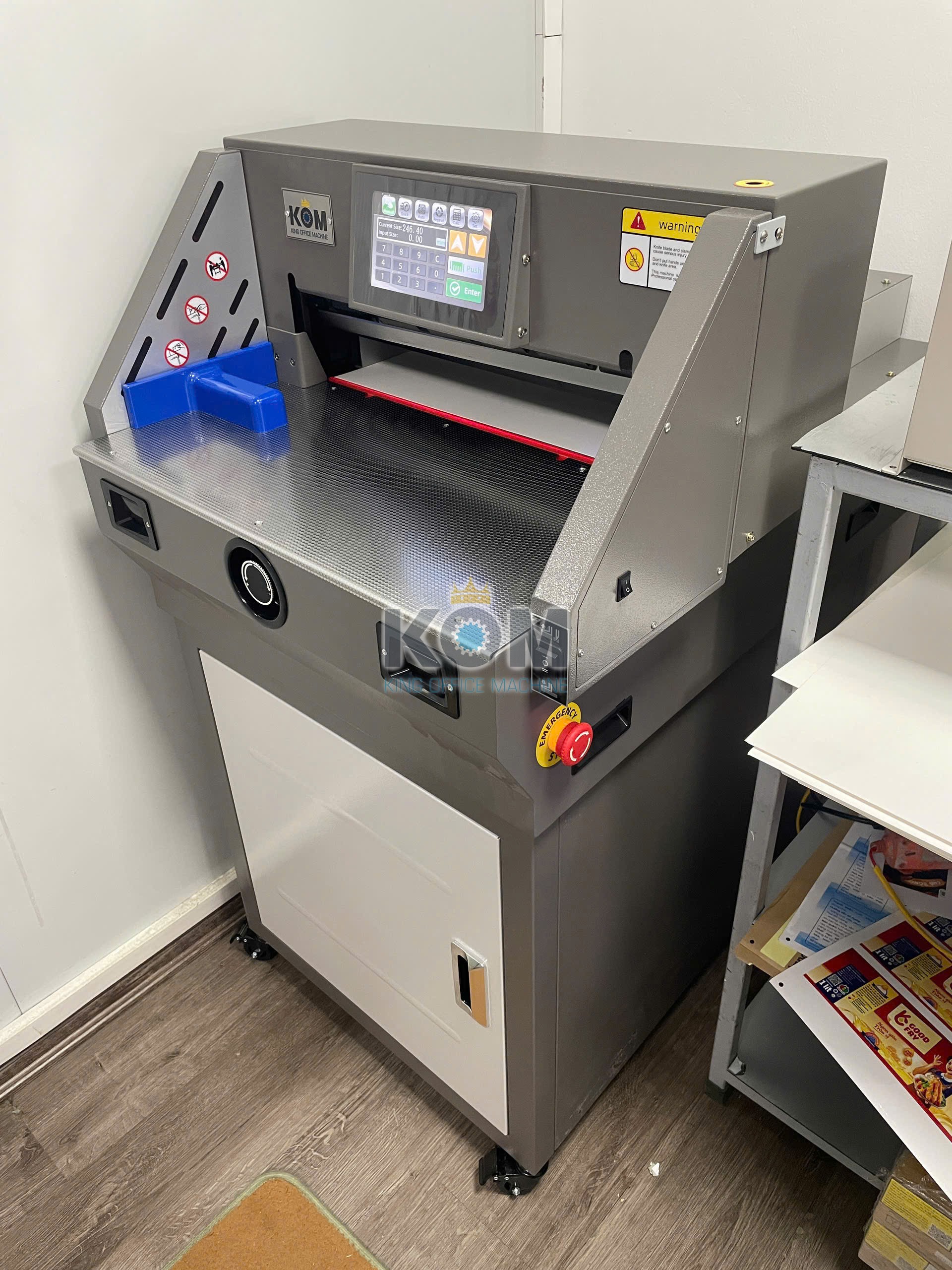 Máy bế decal tự động 7 May xen giay dien mini co lap trinh