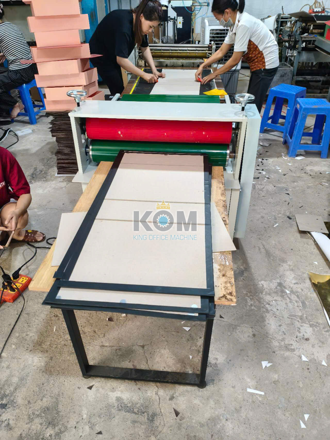 ban may ep boi co bang tai kho 70cm