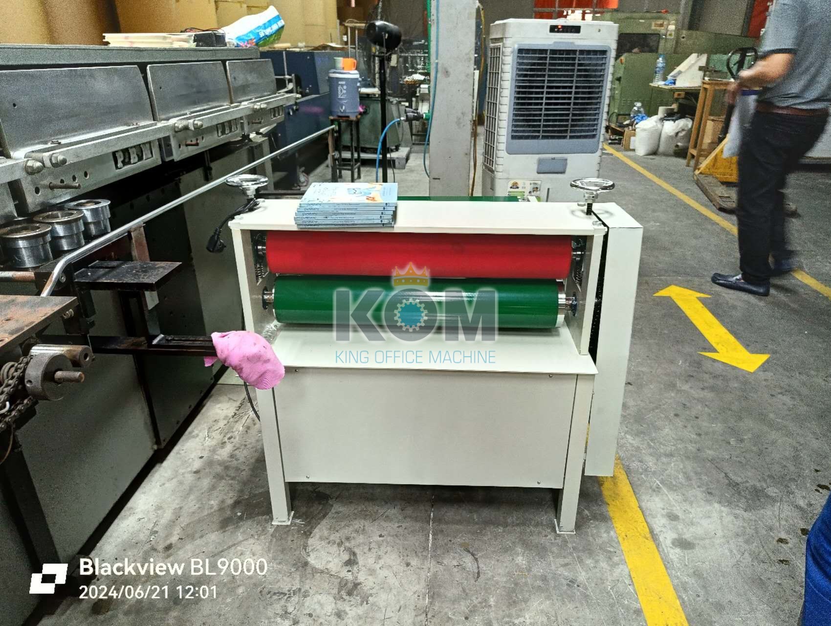KOM bán máy ép bìa cứng sau bồi keo