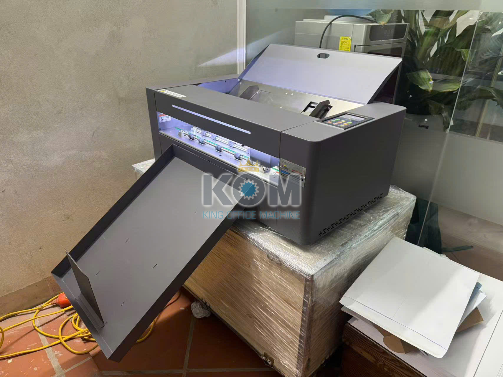 Máy bế decal tự động 5 may be tem nhan decal tu dong ST 350