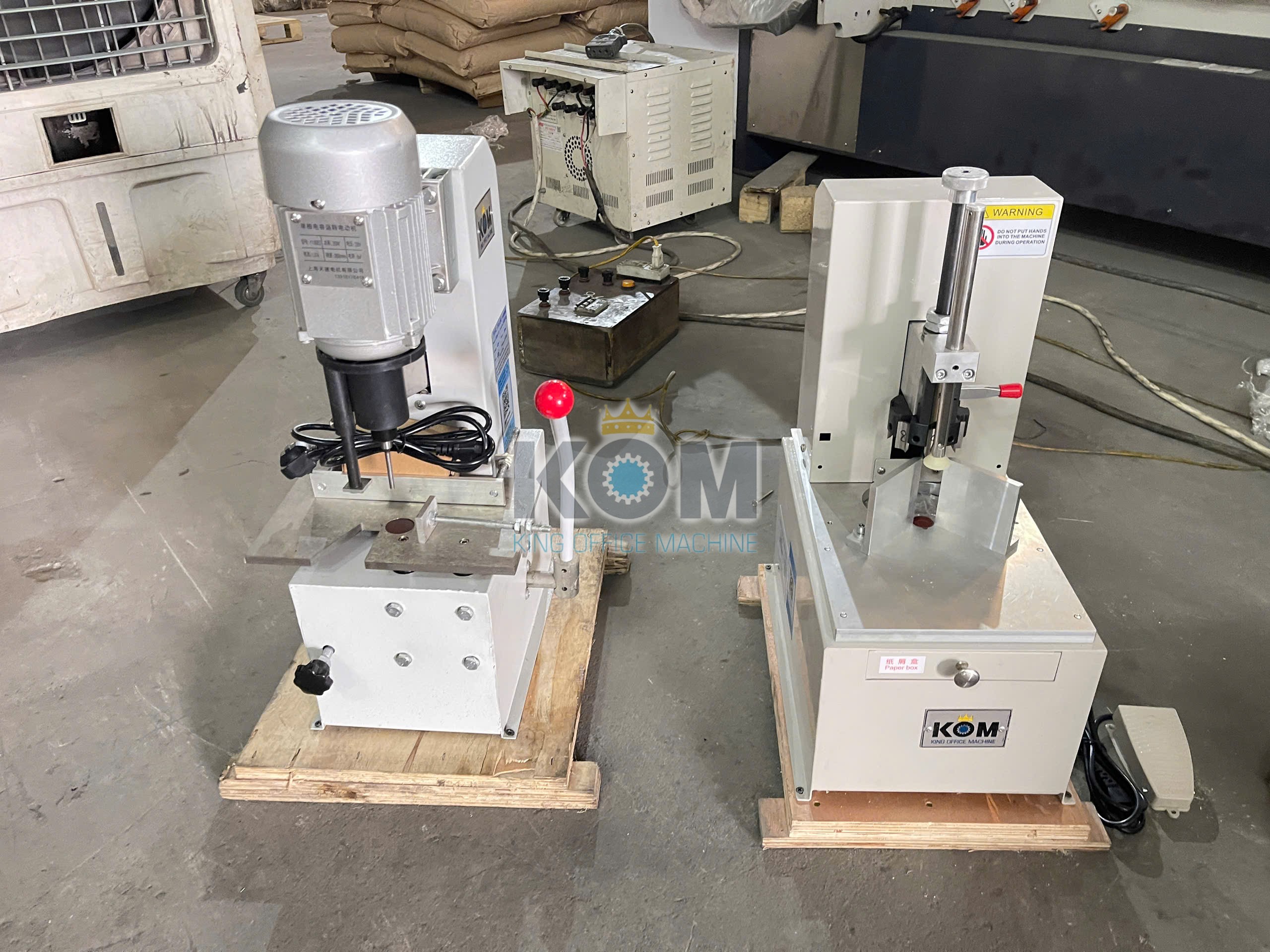 Máy bo góc và khoan giấy mini g