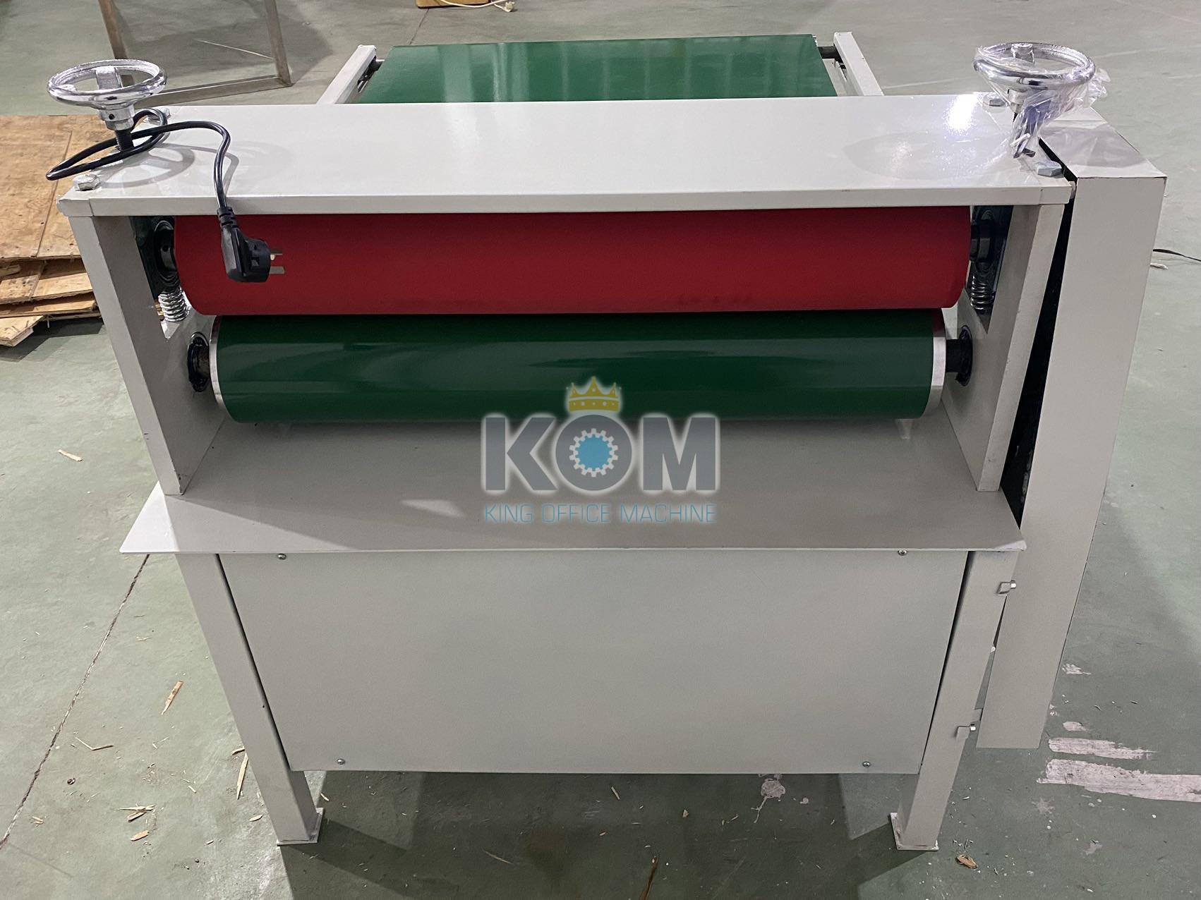 máy ép chặt bìa cứng sau bồi keo