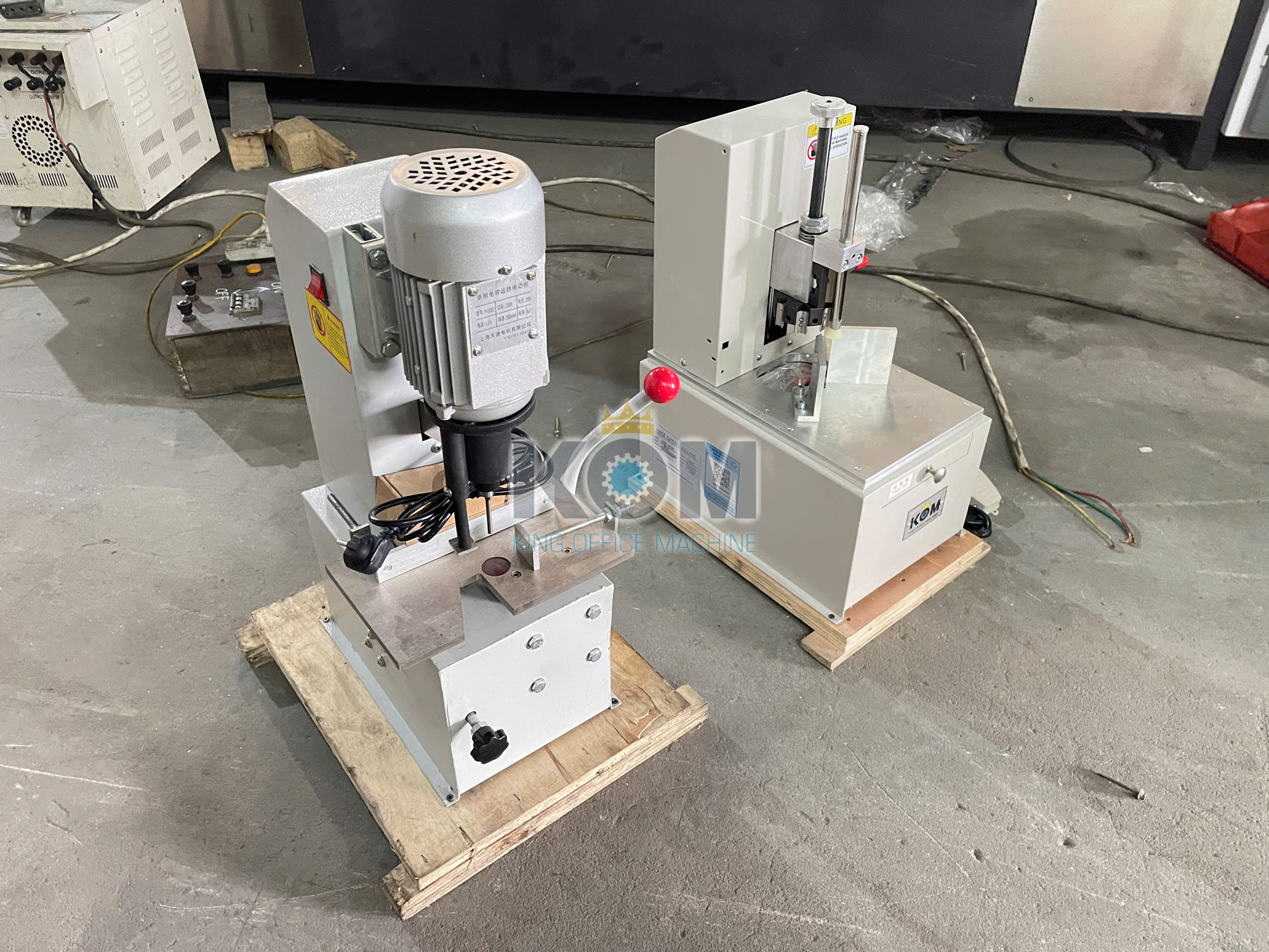 Máy khoan giấy mini và máy cắt góc