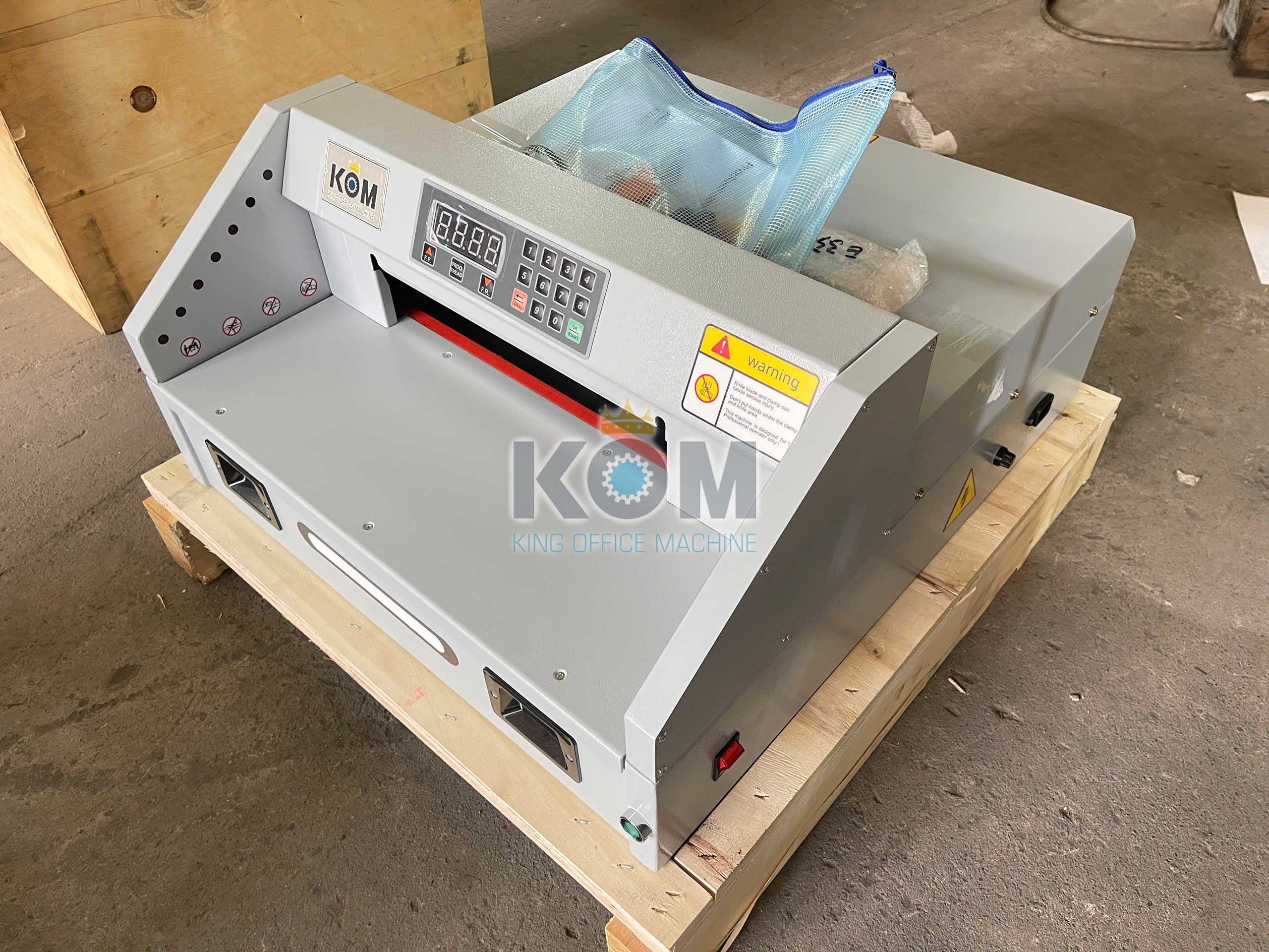 KOM bán máy xén giấy thủ công E330S