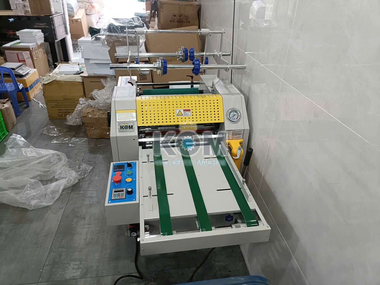 Máy cán màng bán tự động có thu cuộn 6 Bán máy cán màng nguội 390 giá tốt