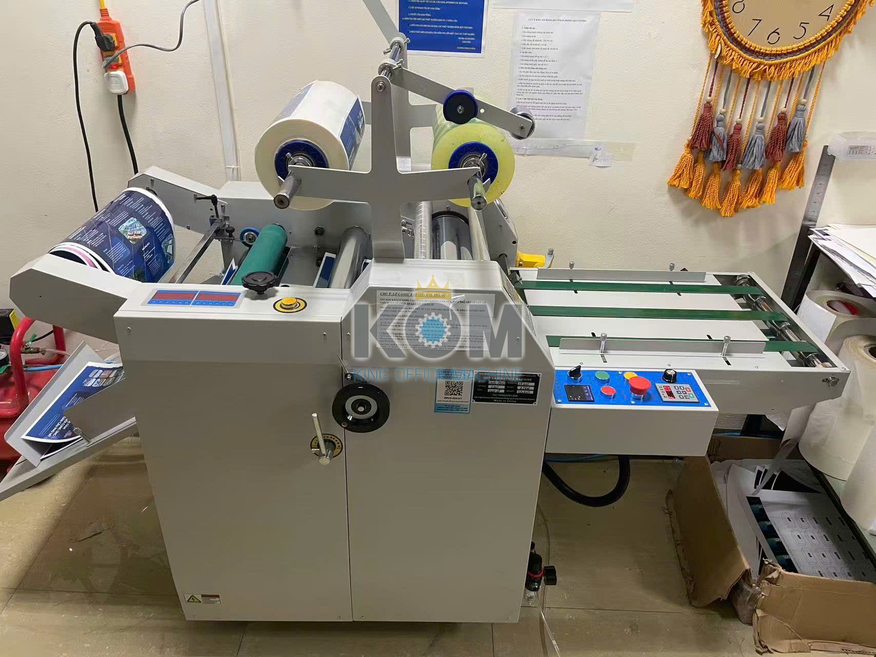 Máy cán màng bán tự động có thu cuộn 9 Máy cán màng bán tự động 390HT