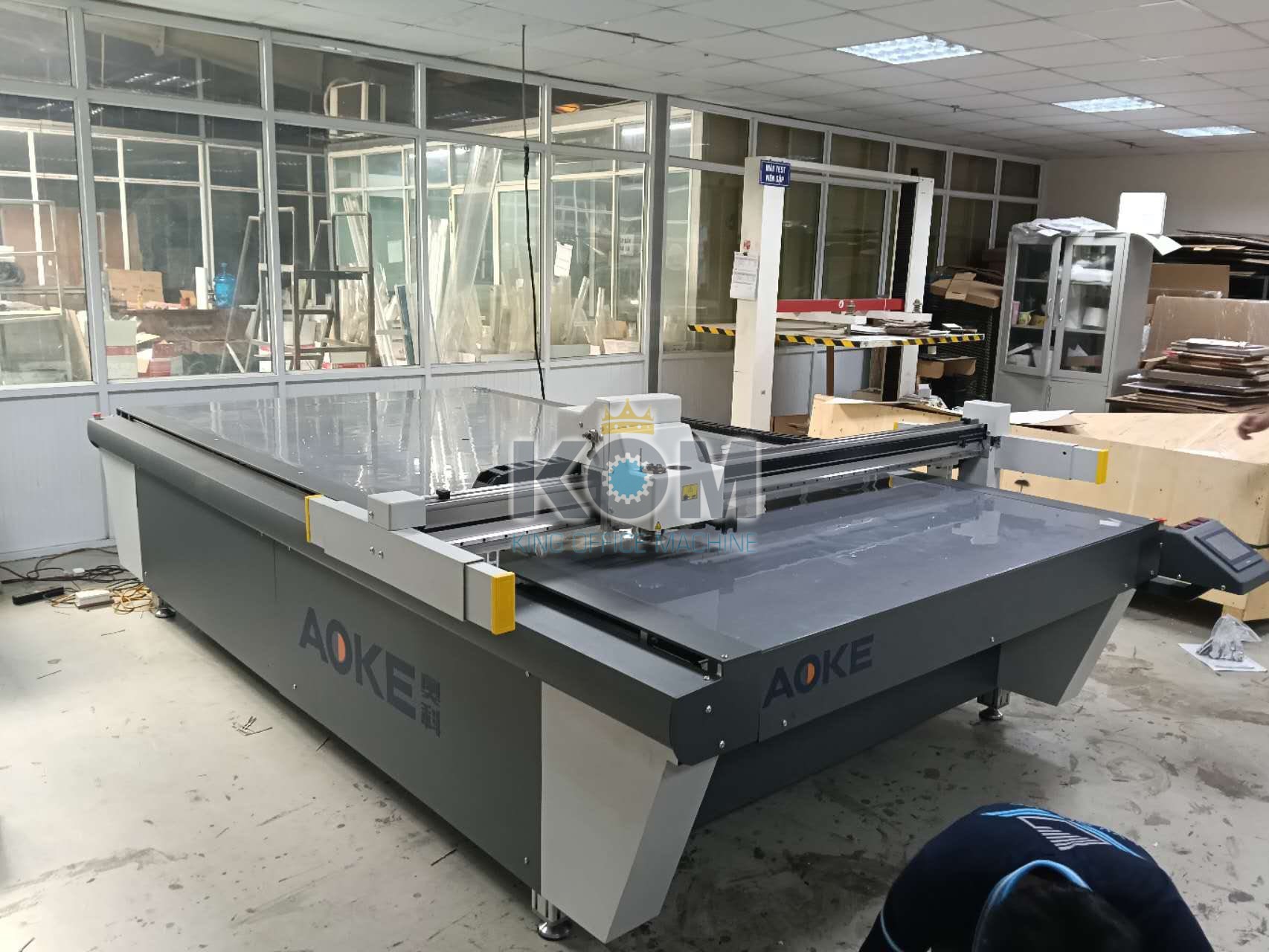Máy cắt mẫu hộp giấy carton 3 KOM Việt Nam bán máy cắt mẫu giấy carton