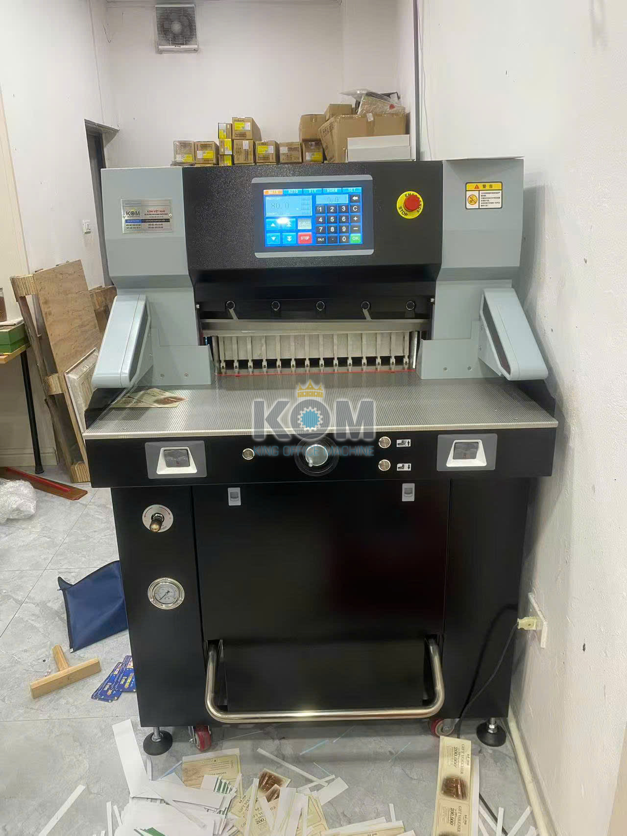 Máy xén giấy thủy lực khổ 49 - 53cm 18 may xen giay thuy luc HP530 0