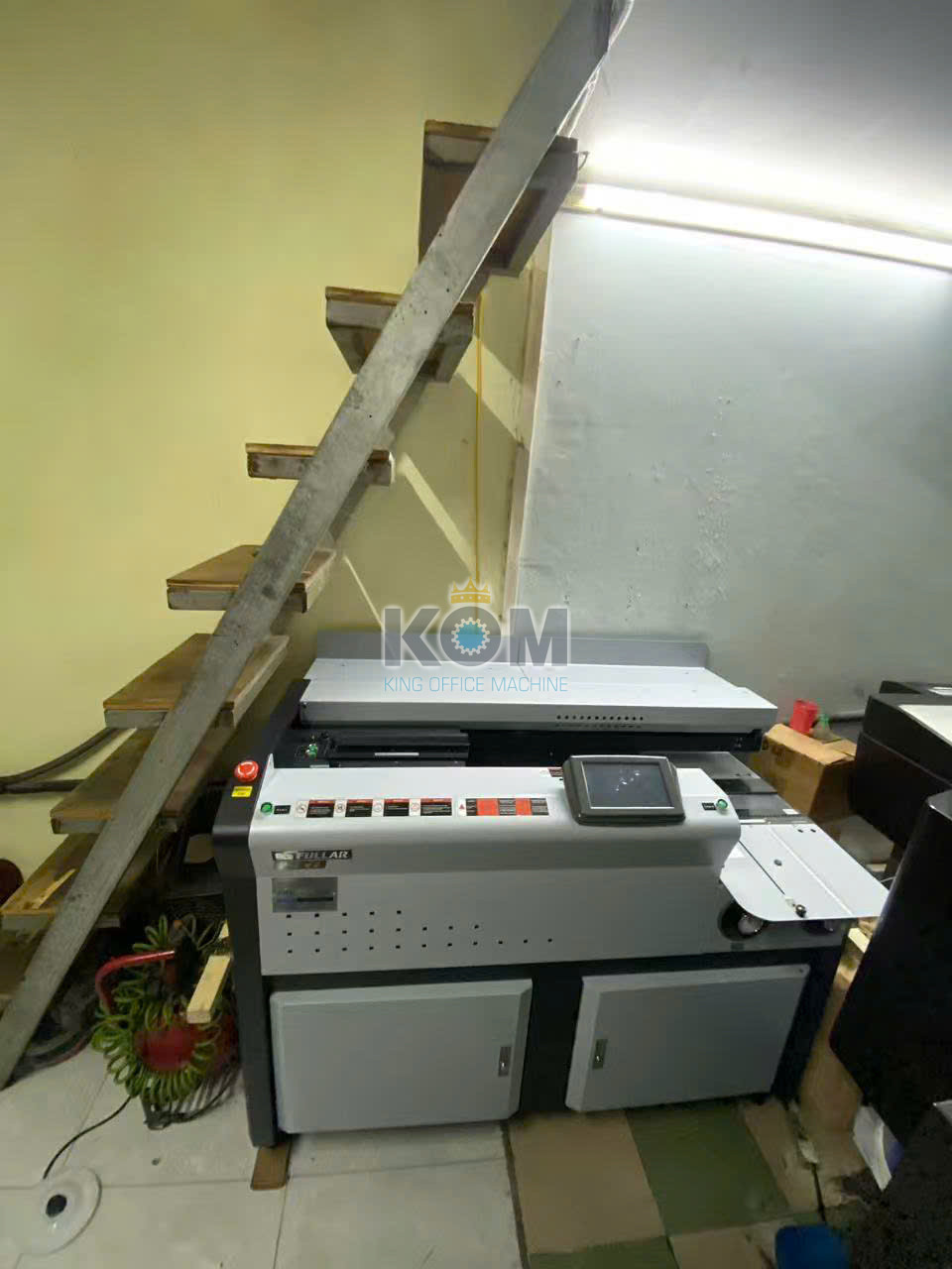 mua may vao keo sach S6 tai KOM