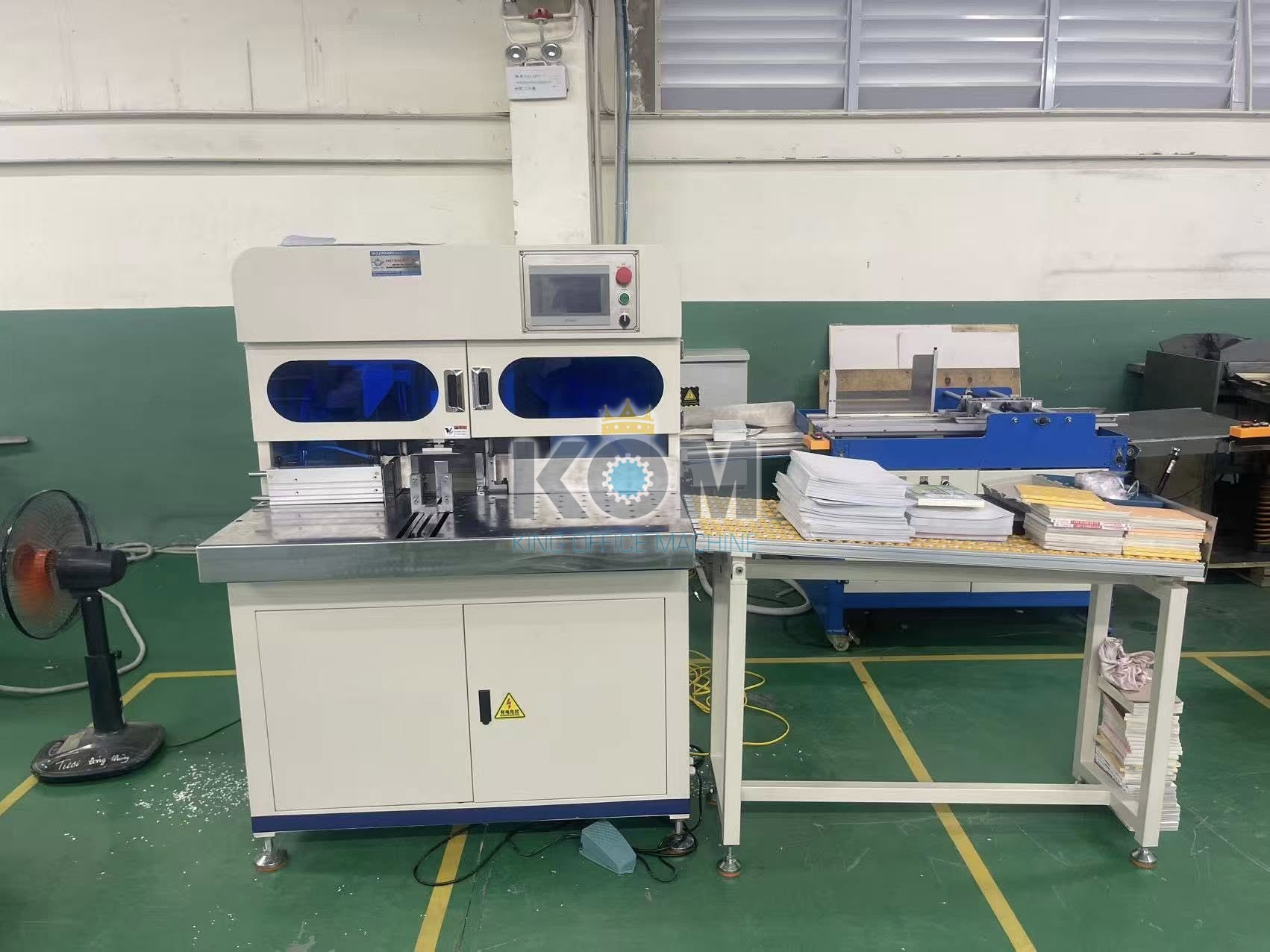 Máy bo góc giấy vở 2 đầu 7 Máy cắt bo góc vở học sinh 2 đầu