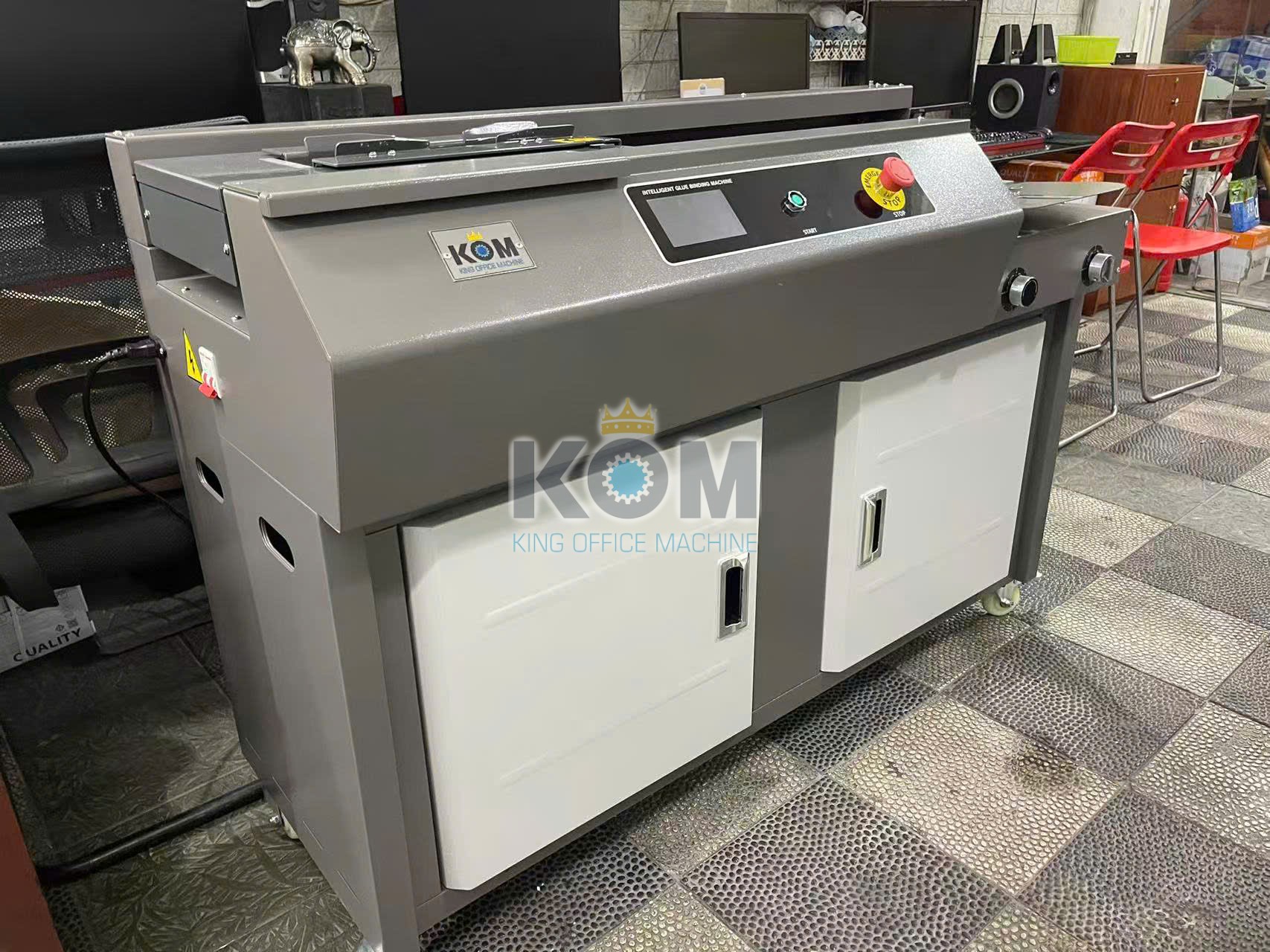 ban may dong sach C20