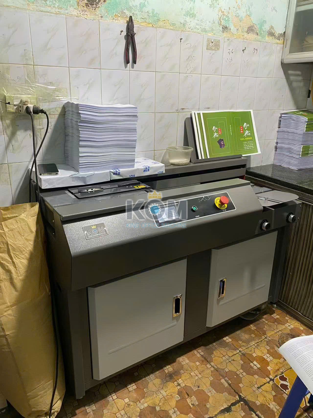 Máy đóng gáy sách keo nhiệt C20