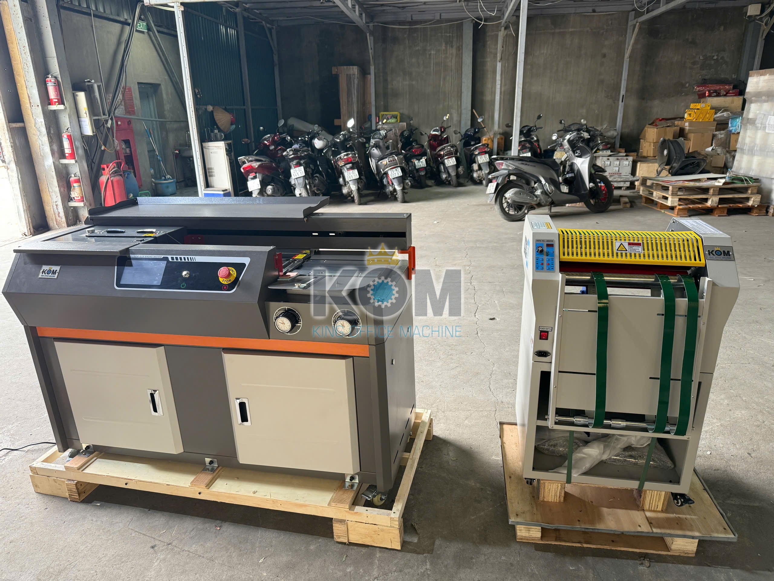 Máy cán màng tay a3 và máy đóng sách