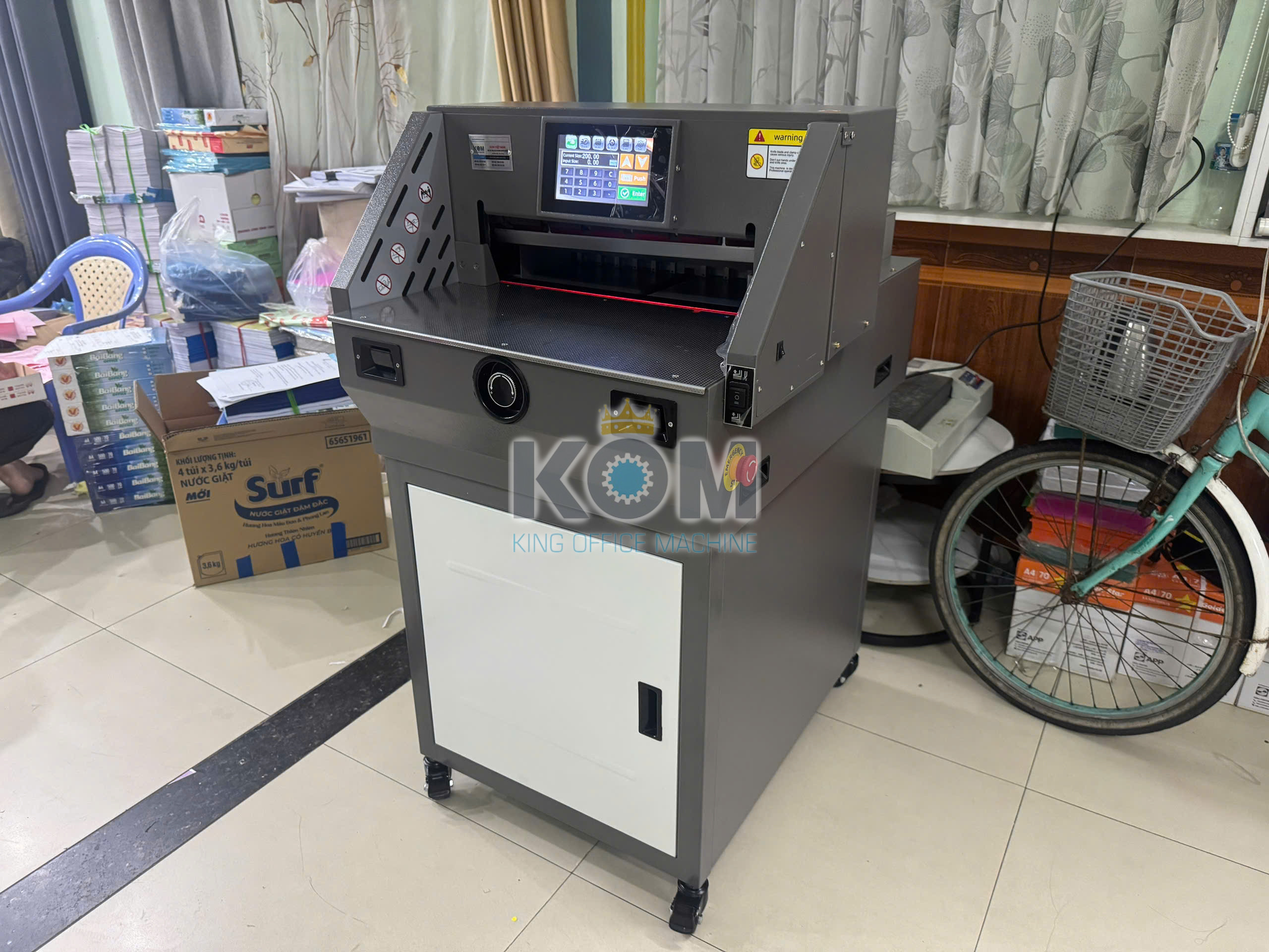 KOM bán máy xén giấy lập trình mini E460T 8 ban may cat giay van phong kho a3