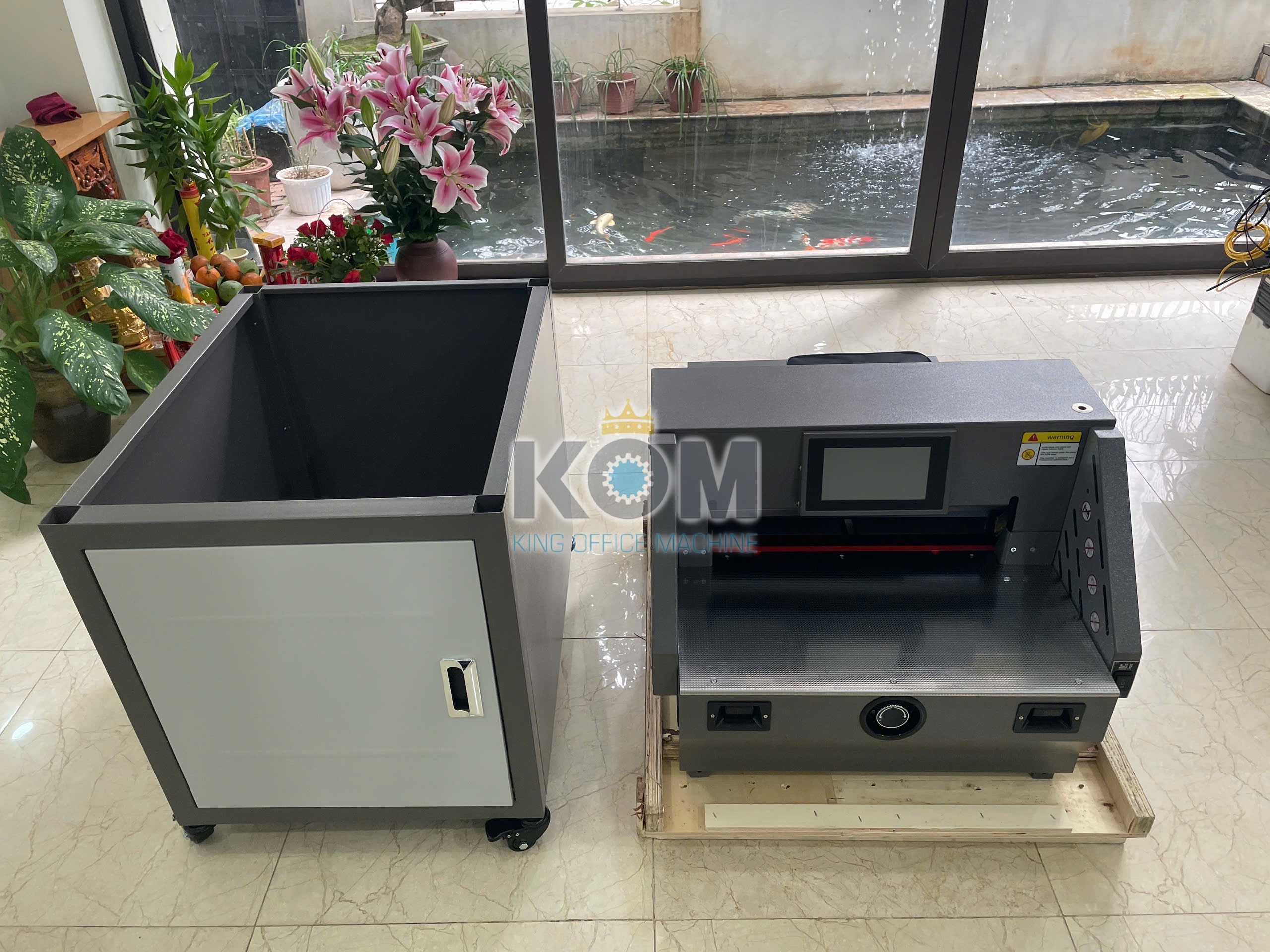 kom ban may cat giay a3