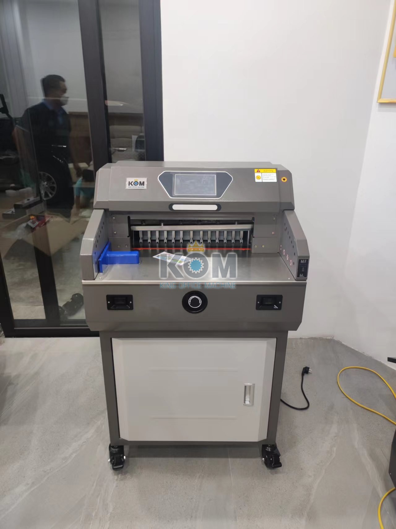 Máy cắt giấy điện lập trình