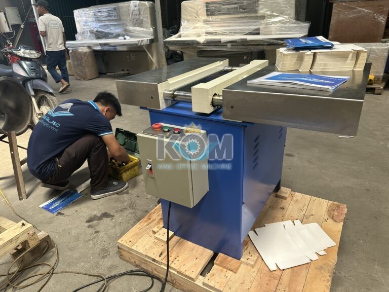 Máy ép gáy sách thuỷ lực 2 May ep gay sach thuy luc gia tot