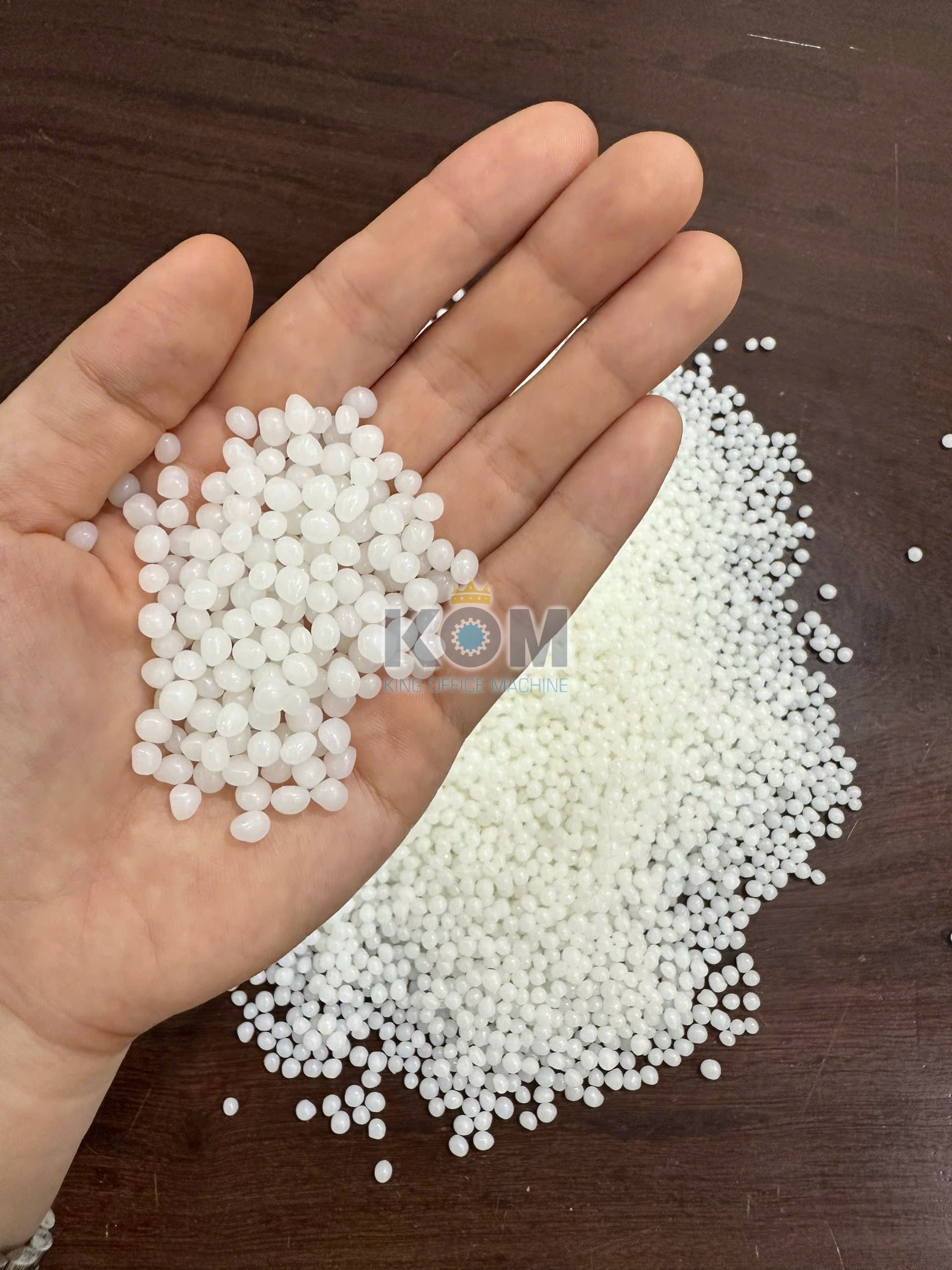 keo nhiet vao bia sach giay C