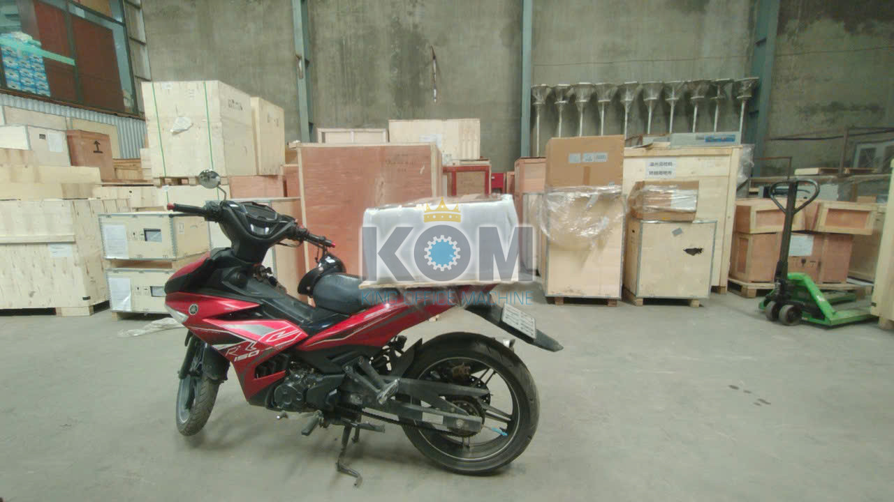 Tủ soi màu mực in offset 4 kom viet nam giao tu soi mau muc in