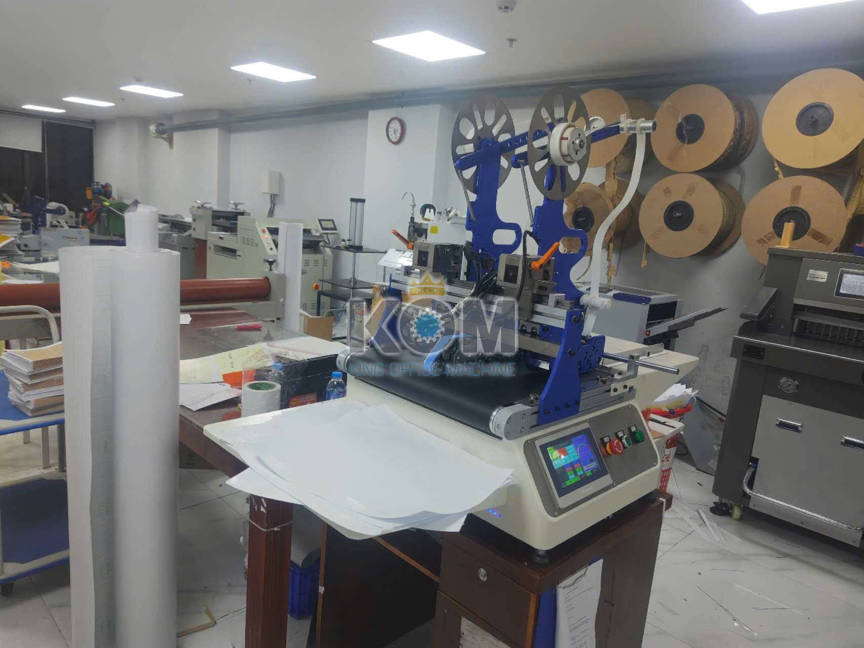 Máy dán băng dính 2 mặt để bàn 2 đầu servo 3 may dan bang keo 2 dau servo
