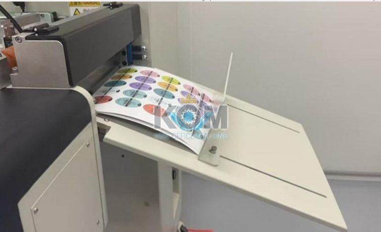 Máy bế tem nhãn kỹ thuật số 6 đầu 10 Ban ra san pham SMQ A